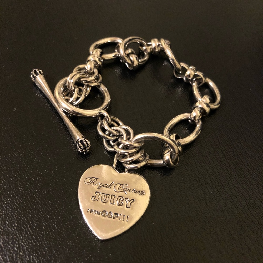 💎Juicy Couture Heart Charm Toggle Bracelet